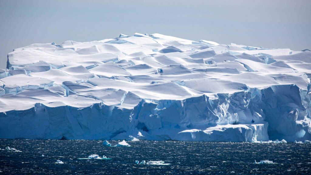Icescape (photo: Knut Heinatz)